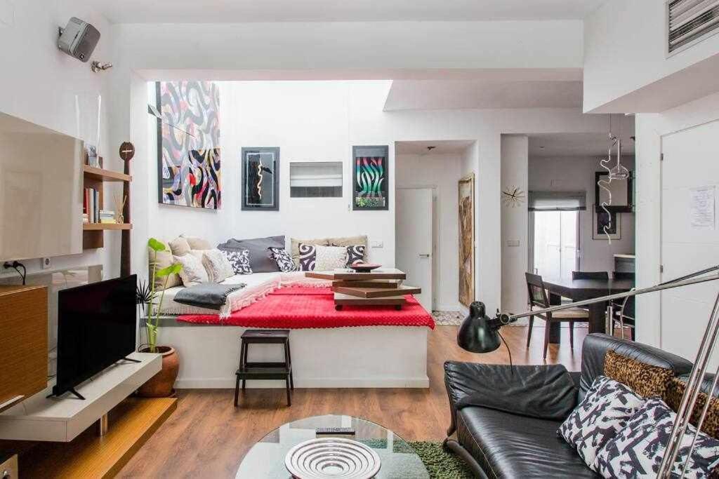 Lujoso Apartamento Con Patio En Triana Sevilla Exterior photo