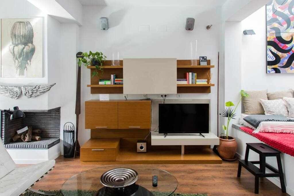 Lujoso Apartamento Con Patio En Triana Sevilla Exterior photo