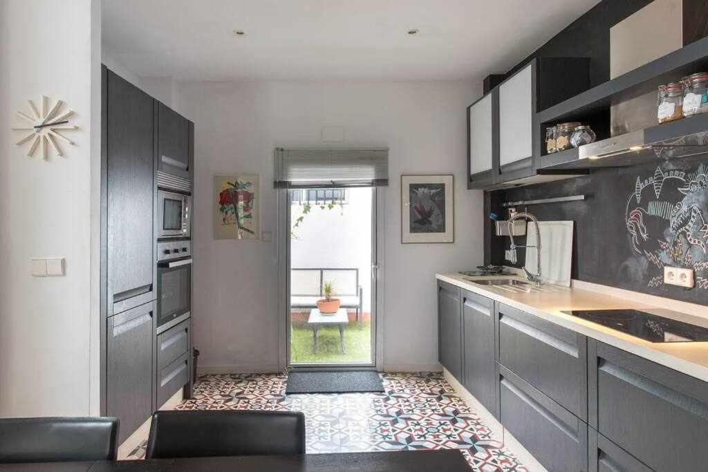 Lujoso Apartamento Con Patio En Triana Sevilla Exterior photo